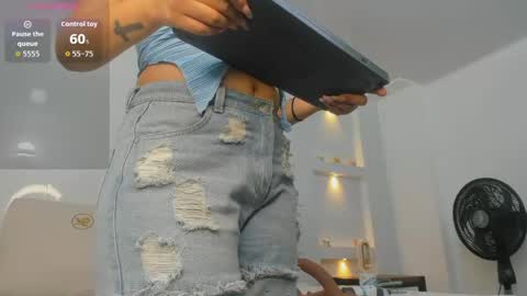 Snapshot of zenda_evans chatting on June 2026 03:51:02 AM Zenda Evans online show from June 2026 03:51:02 AM