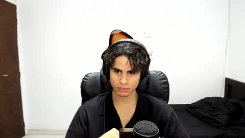 zenzhu online show from November 2025 09:50:01 PM