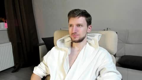 Andrew online show from October 2025 09:15:01 PM