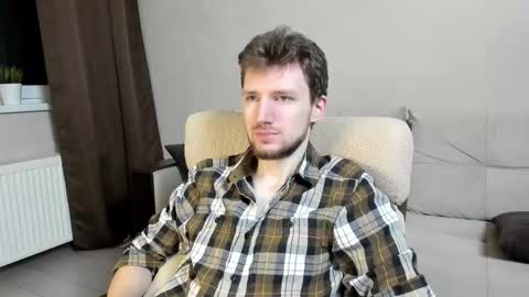 Andrew online show from November 2025 02:21:01 AM