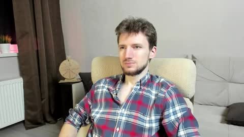 Andrew online show from November 2025 04:44:01 AM