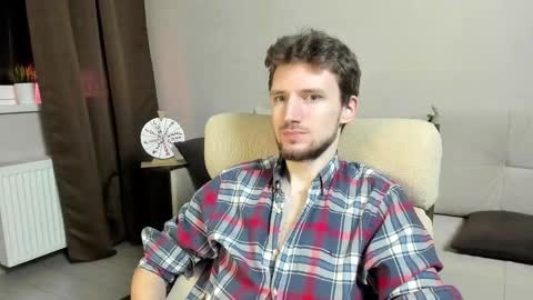 Andrew online show from November 2025 08:31:01 PM