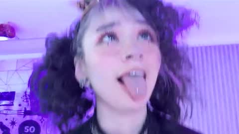    online show from December 2025 03:19:01 PM