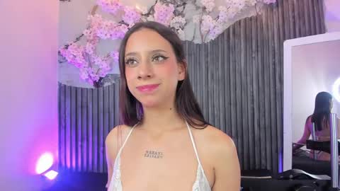Snapshot of zephyra_bms chatting on May 2026 03:01:01 AM SOFIA online show from May 2026 03:01:01 AM
