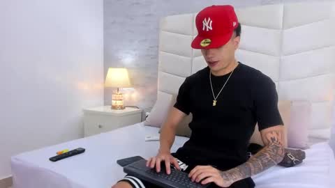 Sebas online show from October 2025 03:26:02 AM
