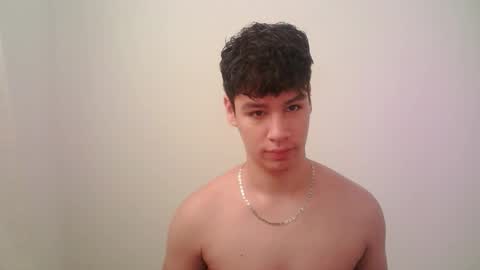 zeus_183 online show from December 2025 03:08:01 PM