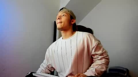 zeus online show from October 2025 05:52:01 AM