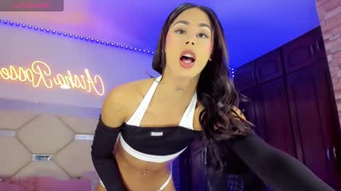 Aisha Alejandra Rosse Deus  online show from January 2025 05:16:01 AM