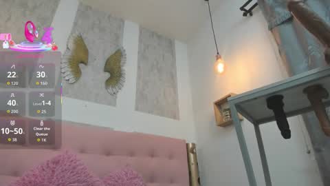 ZHAMIRA  ANDRES online show from September 2025 10:35:02 PM