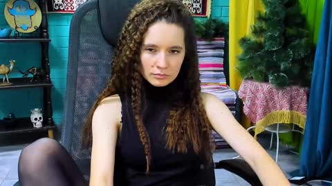 zianichols online show from January 2025 12:28:02 PM
