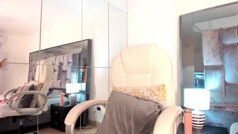Snapshot of zinnia_mosley chatting on January 2025 05:20:01 PM Nia online show from January 2025 05:20:01 PM