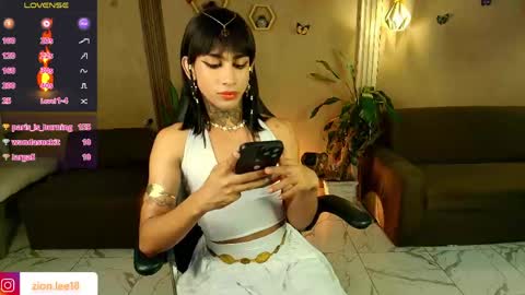 Snapshot of zion__lee chatting on April 2026 08:57:02 PM Zion online show from April 2026 08:57:02 PM