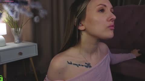 Zlata  Mon Tue Thu Fri Sun Sa GMT 3 0000pm - 0600pm  online show from June 2026 12:22:01 PM