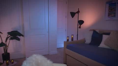 Snapshot of zlicious chatting on October 2025 10:18:01 PM Zara  Join next live  at 5PM EST  online show from October 2025 10:18:01 PM