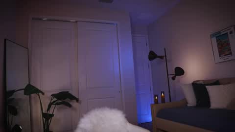 Zara  Join next live  at 5PM EST  online show from November 2025 11:49:02 PM