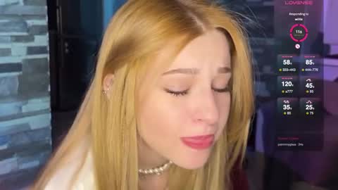 Snapshot of zoe__0 chatting on February 2025 05:15:01 PM Zoe online show from February 2025 05:15:01 PM