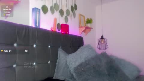 zoe__baker online show from June 2026 09:09:01 PM