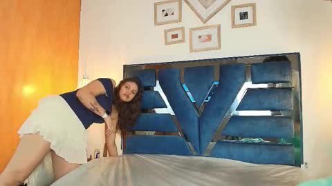 Zoe and dylan  online show from February 2026 12:16:01 PM