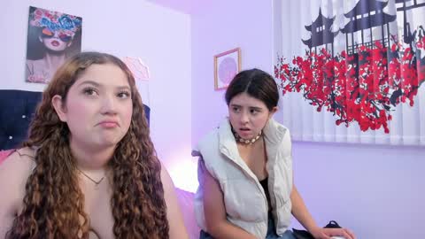 Zoe And Valeria online show from April 2026 05:07:01 PM