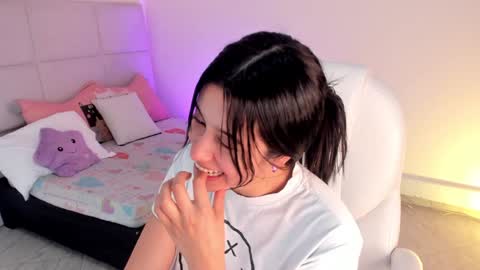 Snapshot of zoe_blake18 chatting on December 2024 09:41:01 PM Zoe online show from December 2024 09:41:01 PM