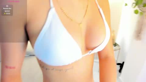 Snapshot of zoe_blunt_one chatting on May 2026 12:10:01 PM zoe_blunt_one online show from May 2026 12:10:01 PM