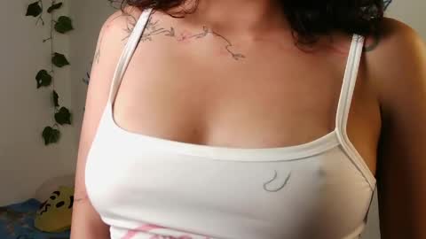 zoe_ch_ online show from April 2026 10:48:01 PM