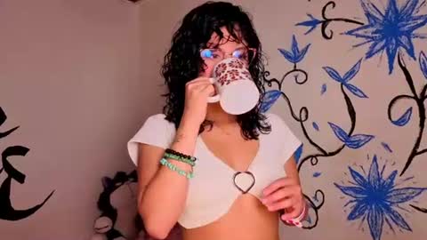 zoe_ch_ online show from August 2026 03:42:01 AM