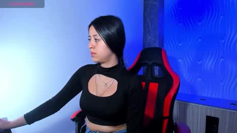 Z O E online show from November 2025 07:46:02 PM