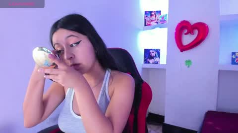 Z O E online show from April 2026 08:31:02 PM