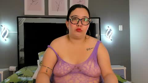 Snapshot of zoe_curvyy chatting on July 2026 12:11:02 PM zoe_curvyy online show from July 2026 12:11:02 PM