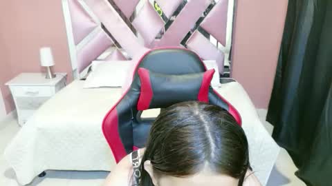 Snapshot of zoe_green01 chatting on April 2026 12:27:01 PM zoe online show from April 2026 12:27:01 PM