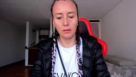 ZOE online show from November 2025 08:32:01 PM