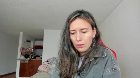 Snapshot of zoe_jeane_beker chatting on April 2026 09:15:02 PM ZOE online show from April 2026 09:15:02 PM