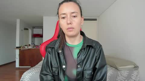 Snapshot of zoe_jeane_beker chatting on April 2026 09:06:02 PM ZOE online show from April 2026 09:06:02 PM