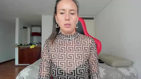 Snapshot of zoe_jeane_beker chatting on May 2026 09:09:01 PM ZOE online show from May 2026 09:09:01 PM