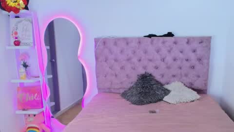 Snapshot of zoe_kravitx_ chatting on February 2026 03:22:02 AM zoe_kravitx_ online show from February 2026 03:22:02 AM