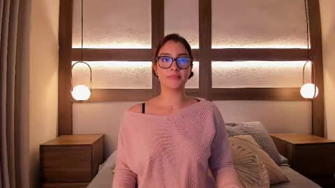 zoe_mhendez online show from November 2025 03:07:01 AM