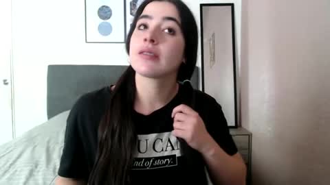 Snapshot of zoe_mill33r chatting on March 2025 05:49:01 PM Zoe online show from March 2025 05:49:01 PM