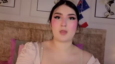zoe_moon__ online show from June 2026 12:19:01 PM