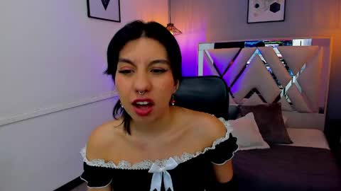 zoe_moreau online show from April 2026 08:35:02 PM