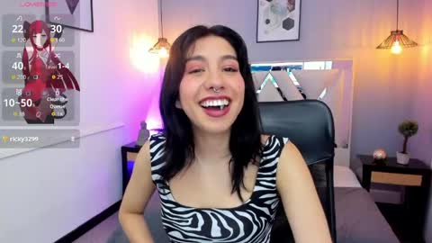 zoe_moreau online show from April 2026 07:39:02 PM