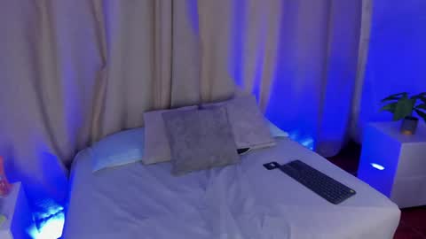 Snapshot of zoe_rousee_ chatting on July 2026 12:11:01 PM zoe_rousee_ online show from July 2026 12:11:01 PM