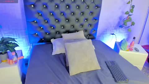 Snapshot of zoe_rousee_ chatting on July 2026 12:25:02 PM zoe_rousee_ online show from July 2026 12:25:02 PM