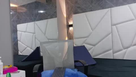 Zoe online show from December 2025 04:11:01 PM