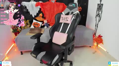 zoe_sullivan_ online show from October 2025 09:11:04 AM