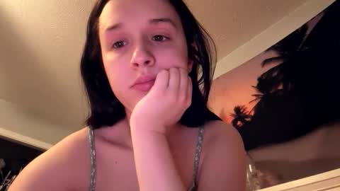 zoeapolo online show from April 2026 12:27:01 AM