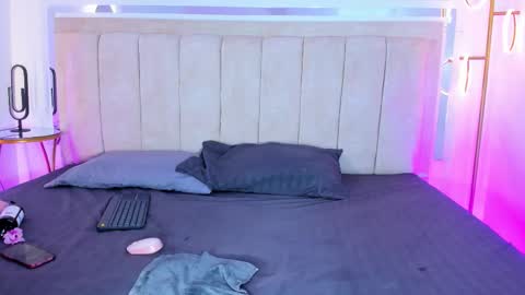 Zoe online show from November 2025 06:39:01 PM