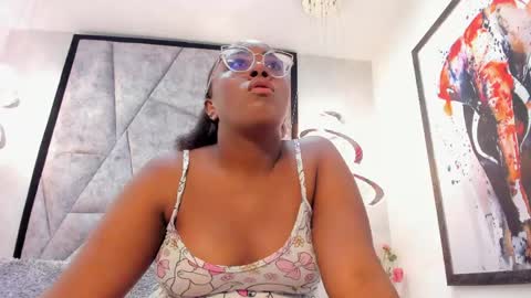 Snapshot of zoebrowns chatting on June 2026 12:00:02 PM Zoe online show from June 2026 12:00:02 PM