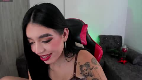  zoee jackson online show from April 2026 07:16:02 PM