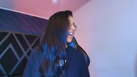 Zoe 3 online show from April 2026 01:21:01 PM